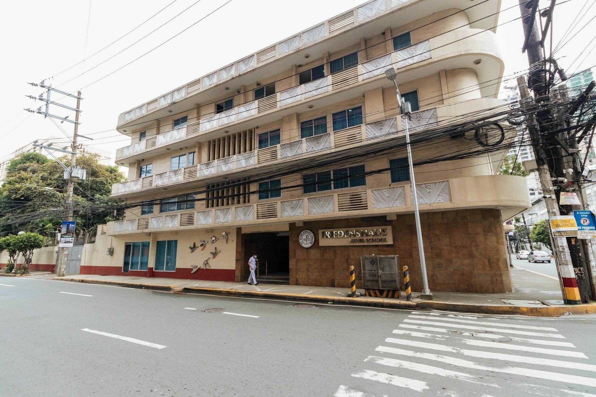 Reddoorz Plus Near Vito Cruz Manila Exterior foto